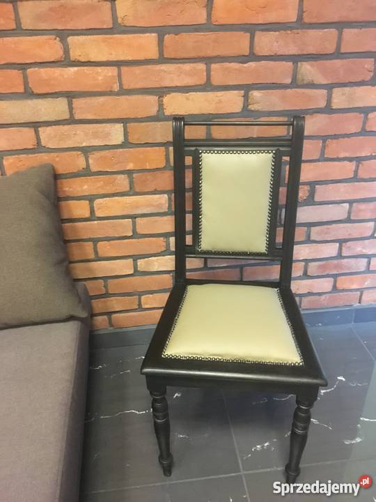 Stare bukowe krzesło renowacji Września