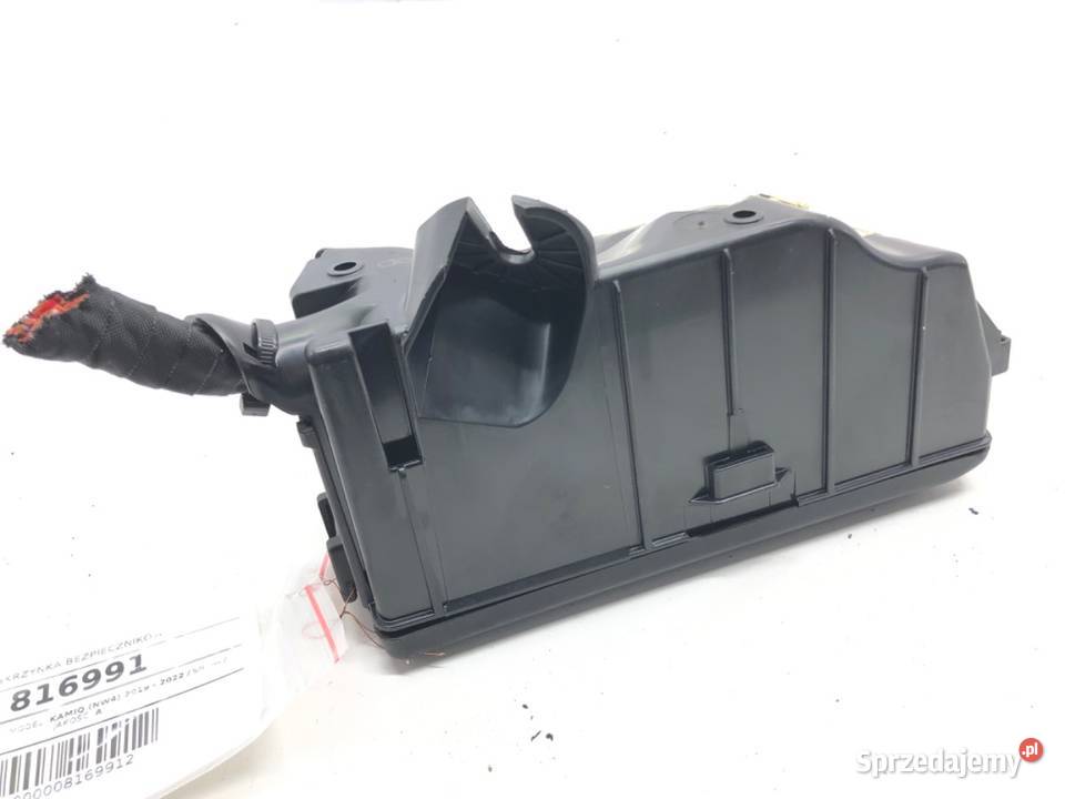 SKRZYNKA BEZPIECZNIKÓW SKODA KAMIQ Crossover 10