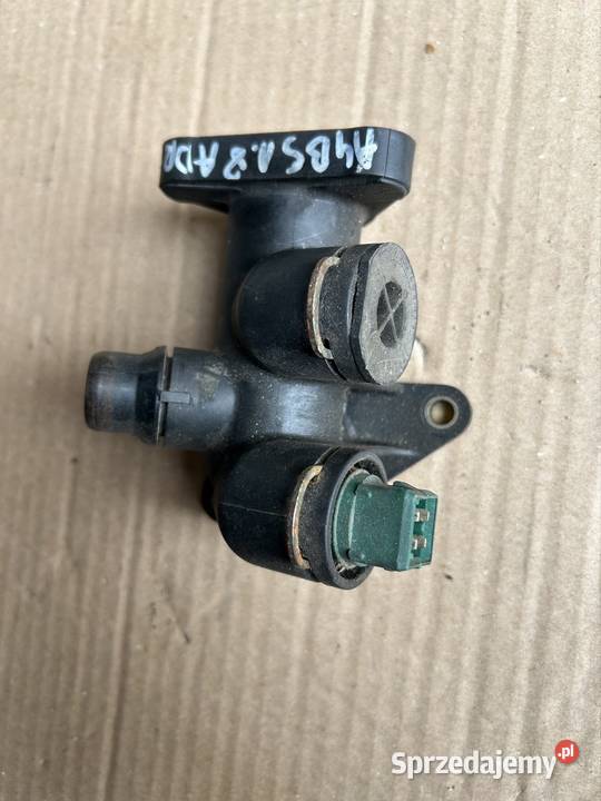 Króciec wody Audi a4 b5 18 adr 058121133B Bydgoszcz