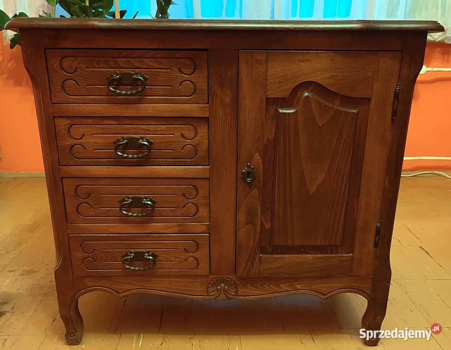Stylowa komoda ze zdobieniami  Dębno