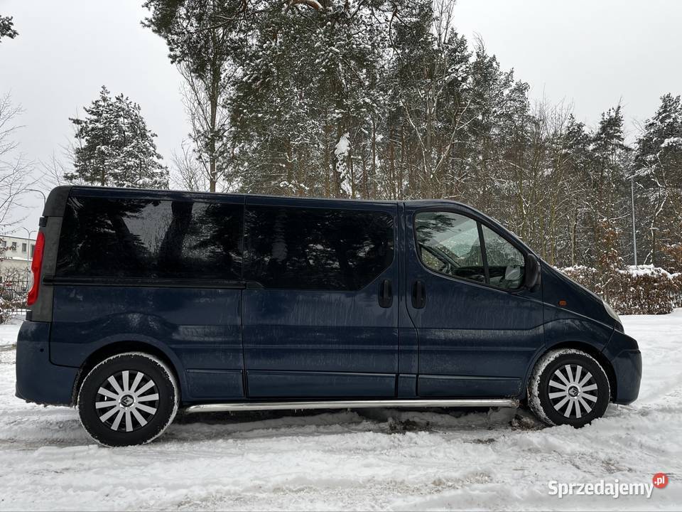 Renault Trafic 2007 gniazdo AUX