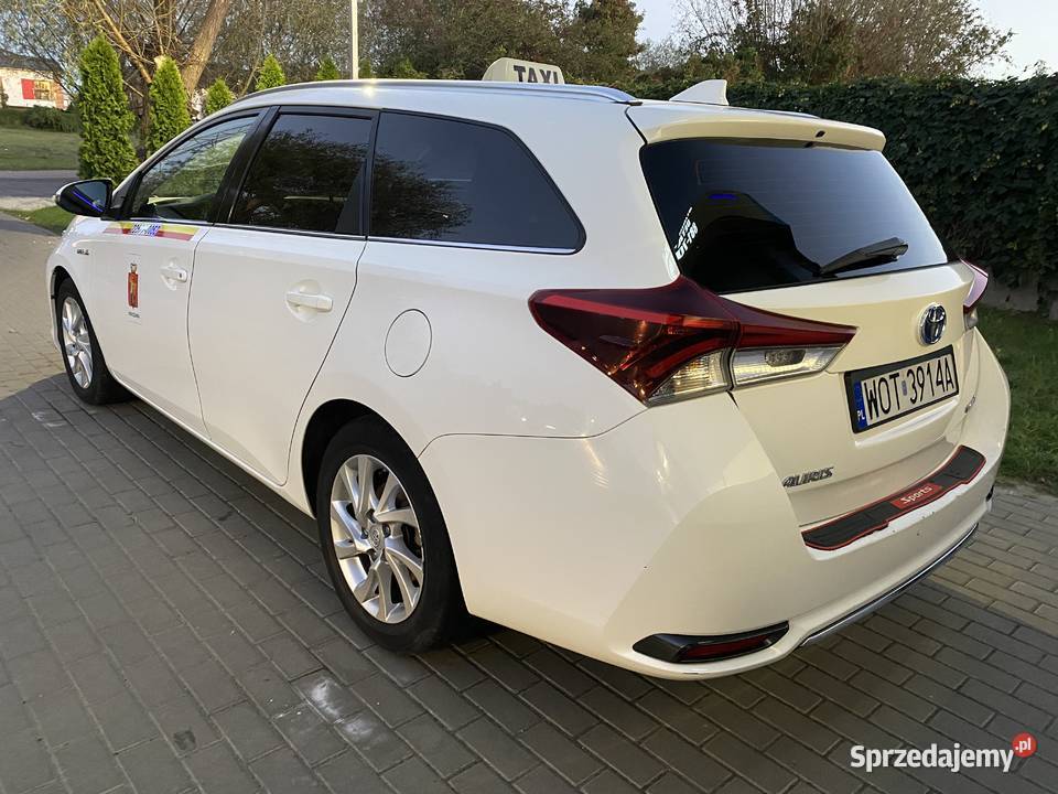 toyota Auris hybryda LPG 2018 kombi Rok produkcji 2018 Łomianki Dolne sprzedam