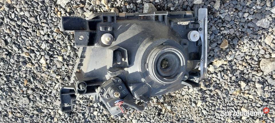 NISSAN PATROL Y61 1999 2000 2004 LAMPA PRAWA Pozostałe