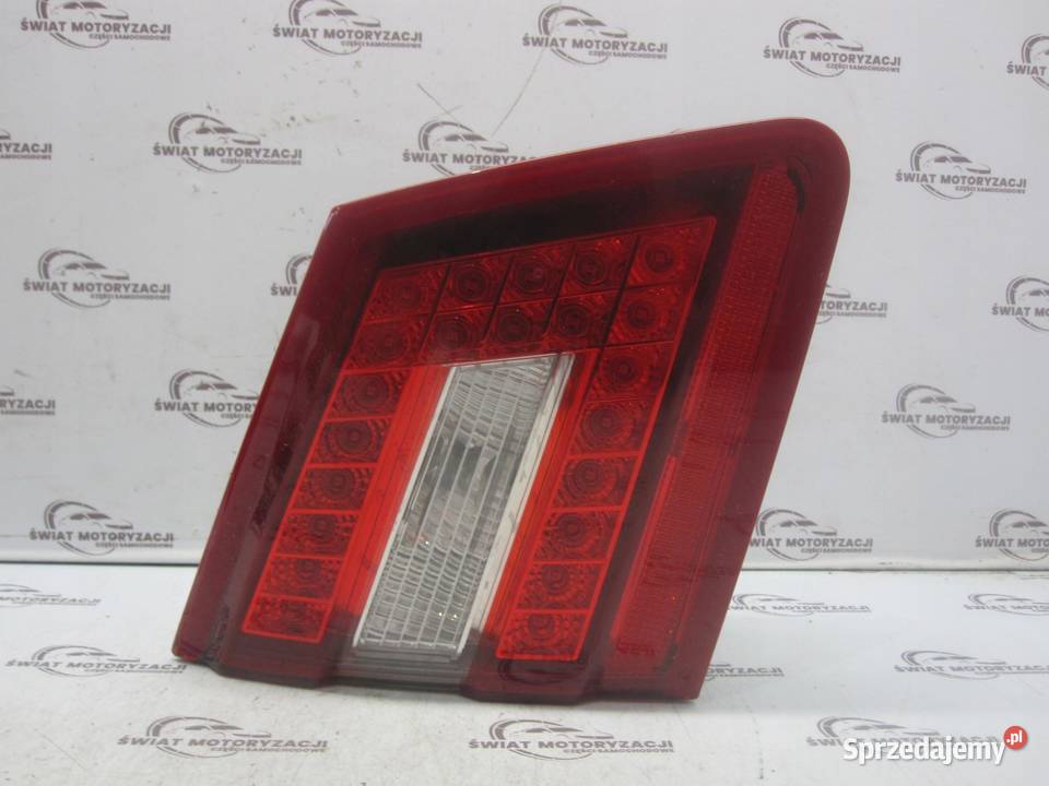 MERCEDES E IV W212 12r lampa lewa tył w klapę