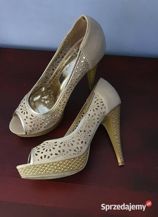 Pantofle włoskiej firmy Taccardi mazowieckie Warszawa sprzedam