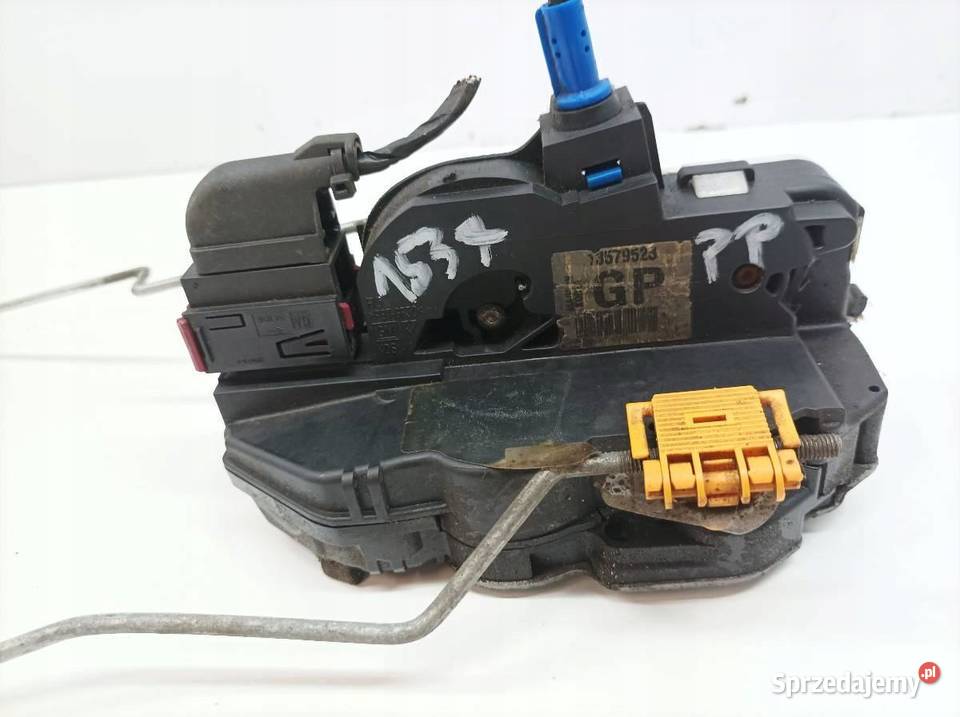 ZAMEK DRZWI PRAWY PRZÓD EU 13579523 Opel Astra świętokrzyskie sprzedam