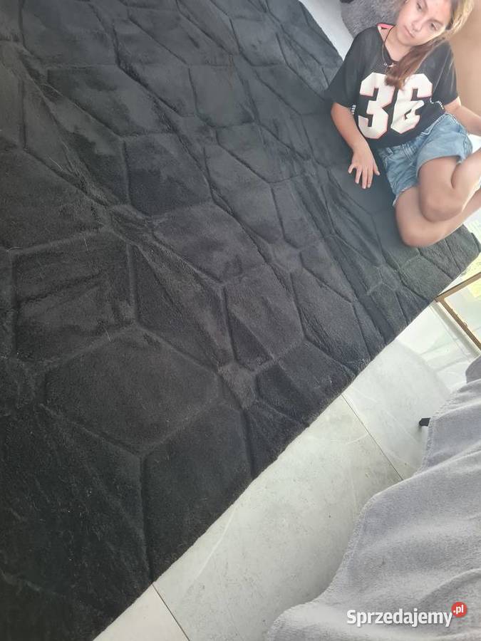 Dywan 2x3 m czarny z wzorem nowy Brzostek