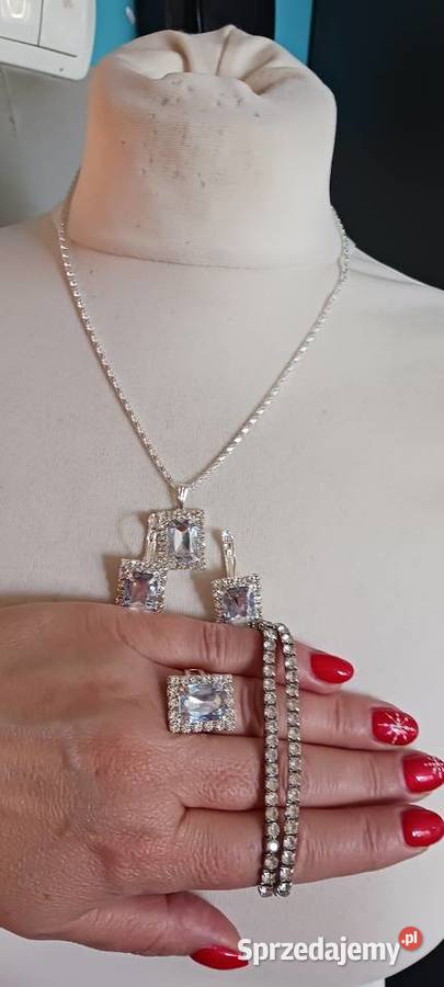 Komplet biżuterii w kolorze srebra Ostrowąs