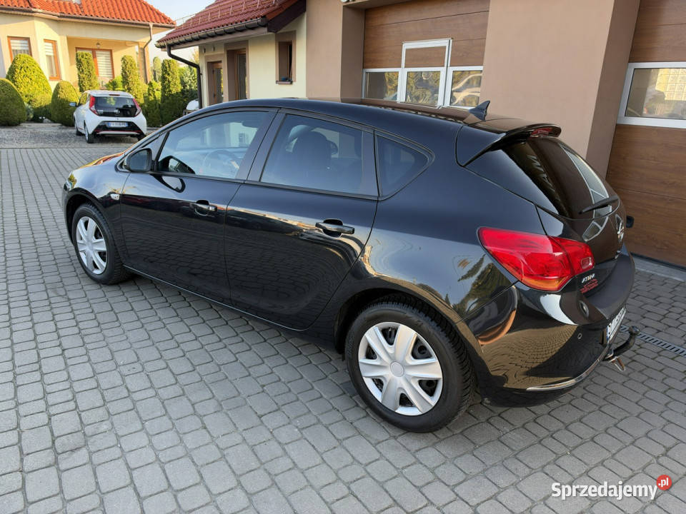 Opel Astra 14 140 Klimatronik Navi 2xPDC J 140KM Astra Orzech