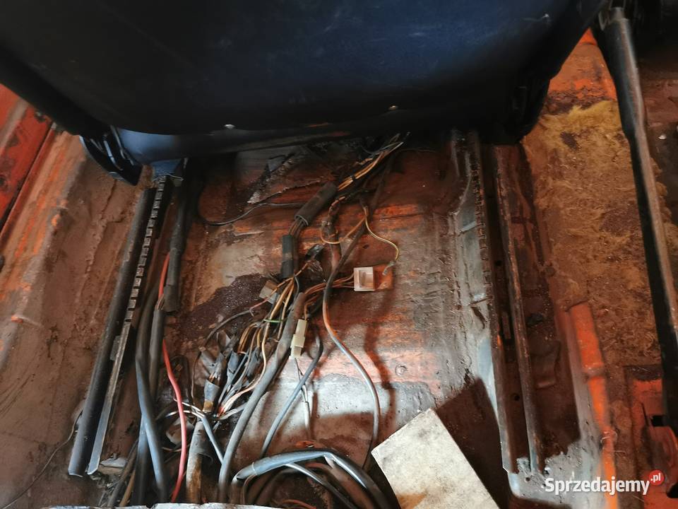 Audi 100 C1 karoseria z dokumentami manualna 100 Kielce