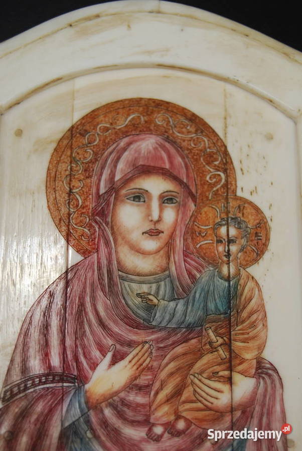 Piękna kapliczka z kości Madonna z Dzieciątkiem