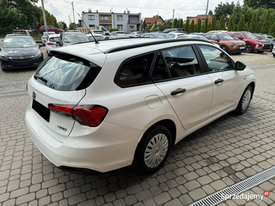 Fiat Tipo Rezerwacja II 2016 garażowany Tipo Tipo Orzech