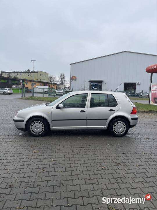 Volkswagen Golf 4 16 benzyna Niski Przebieg nieuszkodzony Biłgoraj