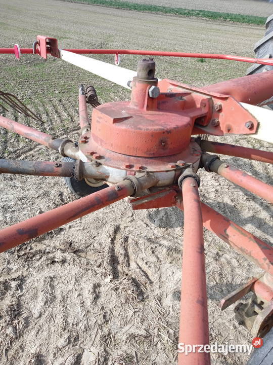 zgrabiarka kuhn nieuszkodzony Zgrabiarki i przetrząsacze Korzenna