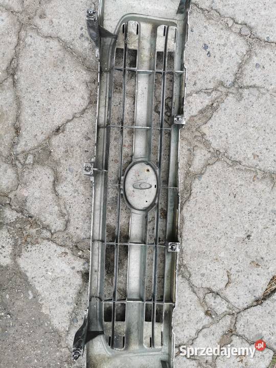 Grill atrapa toyota hilux Rok produkcji 2000 Międzychód