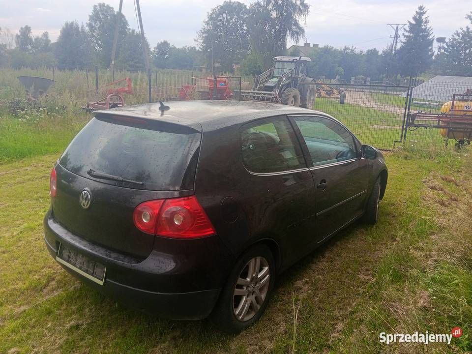 Golf 5 na czesci Janowiec Kościelny sprzedam