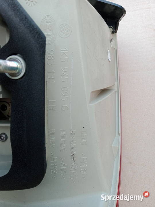 Lampa lewa tył VW Jetta 3 uszkodzona Biadki