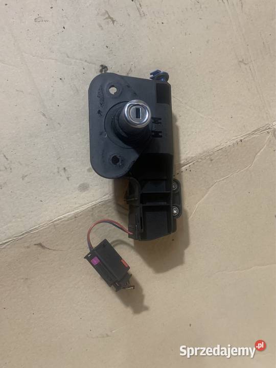Klamka tylnej klapy 09183495 opel corsa c lift Szczecin