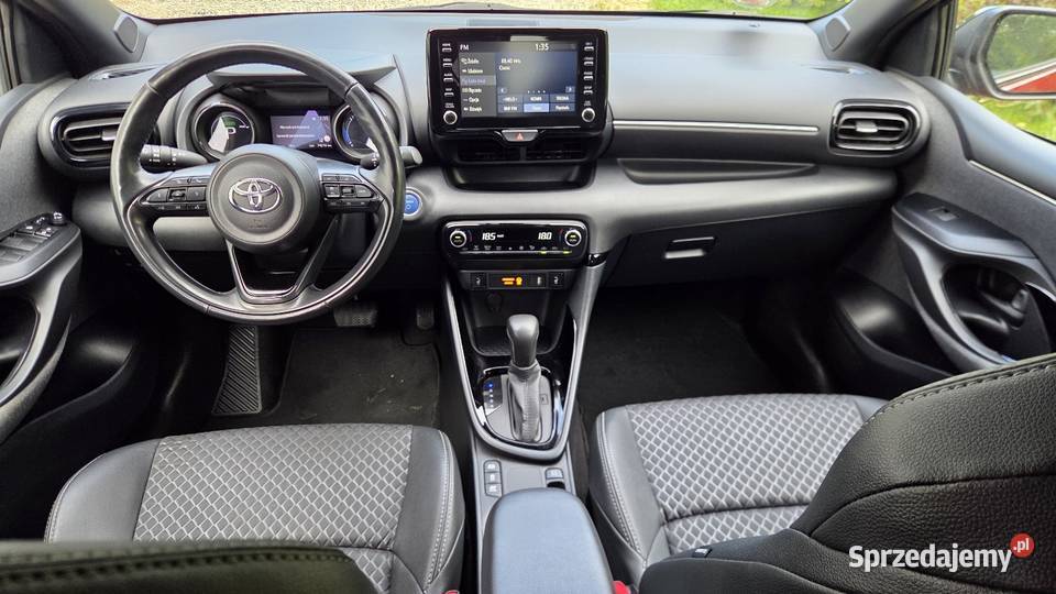 Toyota Yaris Hybryda Najbogatsza Wersja światła do jazdy dziennej Gdańsk