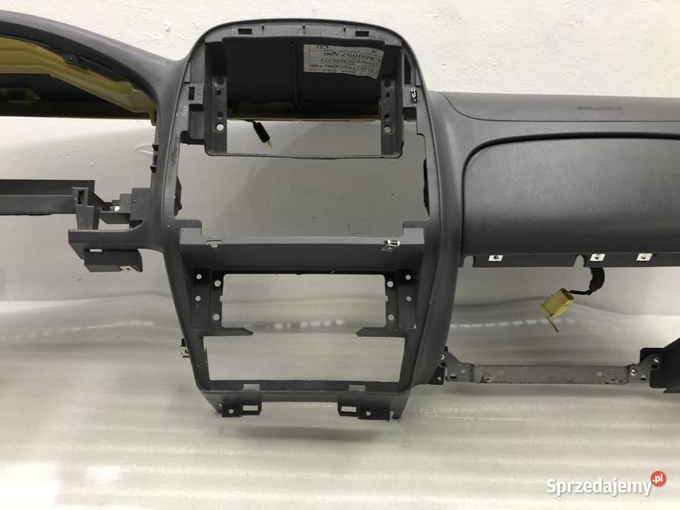 DESKA ROZDZIELCZA KOKPIT NISSAN NP300 sprzedam