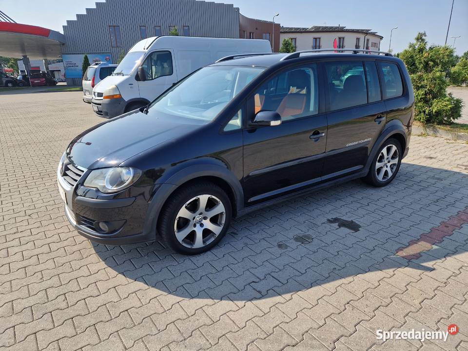 VW CROSS TOURAN