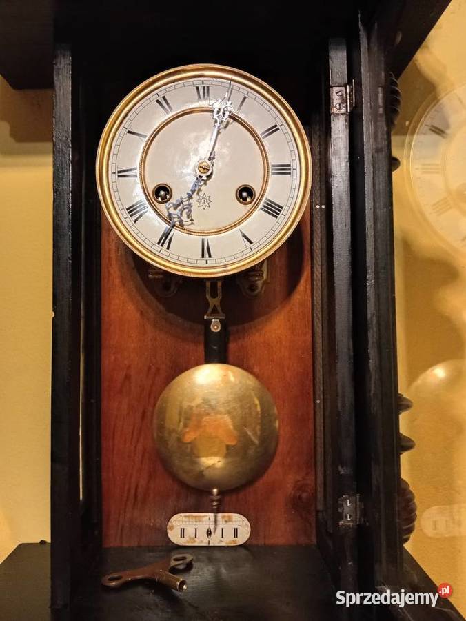 Stary zegar wiszący z sygnaturą Junghansa