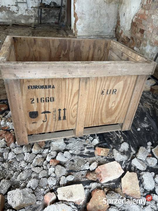Skrzynia drewno Piotrkowiczki sprzedam