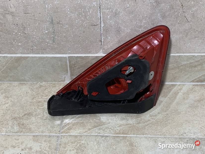 Lampa prawa klapy bagażnika PEUGEOT 3008 Oświetlenie małopolskie sprzedam
