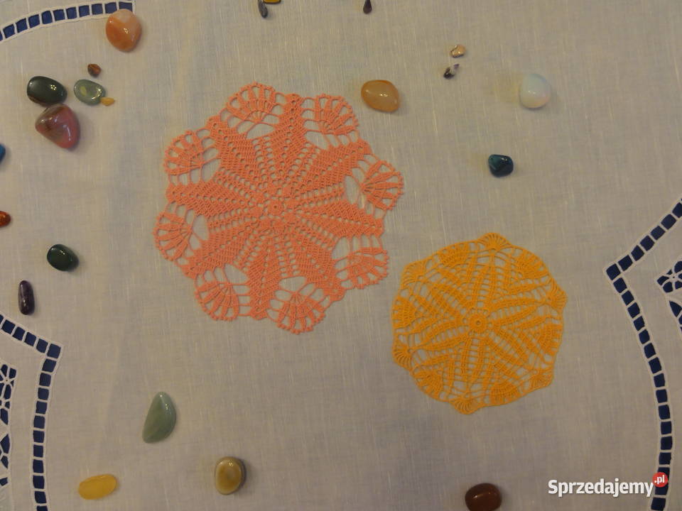 Kolorowe serwetki na szydełku