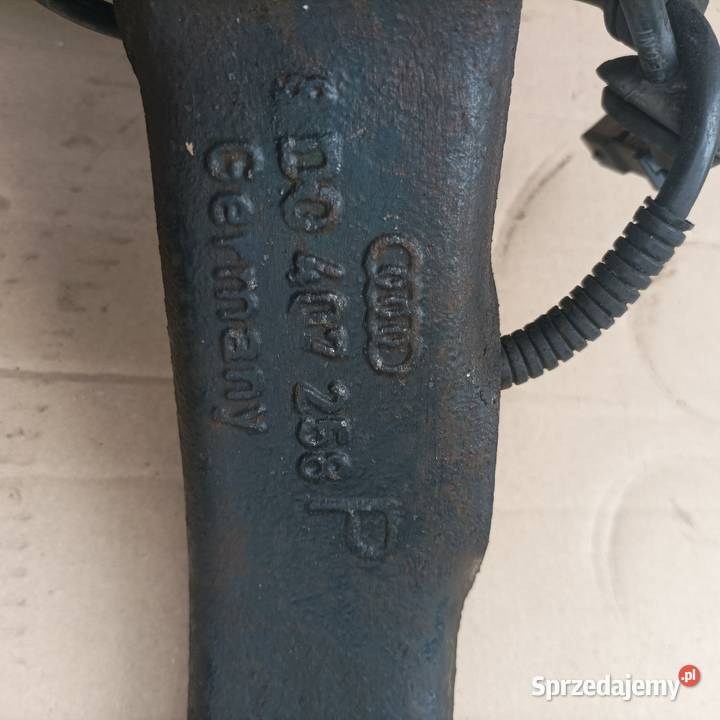 8D0407258P Audi A4 B5 Passat B5 zwrotnica piasta śląskie