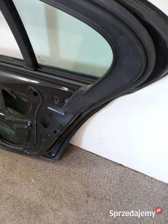 DRZWI PRAWE TYŁ SEDAN CZARNE Bmw Seria 5 VI 2010