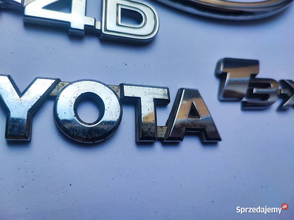 Napis emblemat Toyota Avensis II 0309r