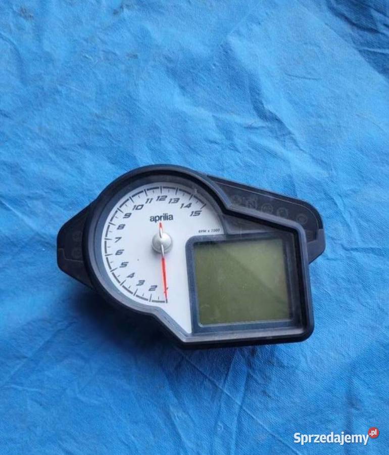 Aprilia TUONO V4 1100 rsv 2016 licznik Liczniki
