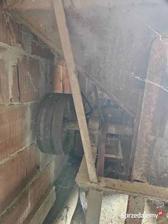 Śrutownik młyn bąk rozdrabniacz do zboża żarna Cmolas sprzedam