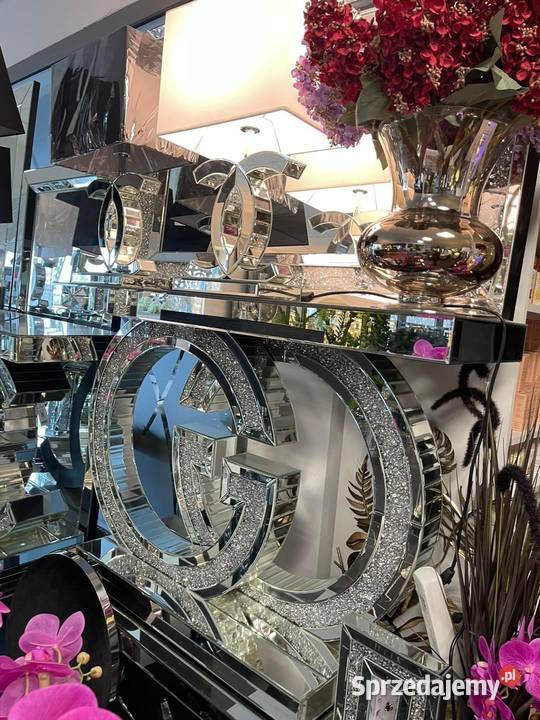 Nowoczesna lustrzana konsola Glamour z Konsole Nowy Sącz