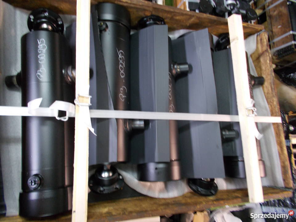 Siłownik wywrotu 660mmskok 2400mm25 tonnowy Pozostałe