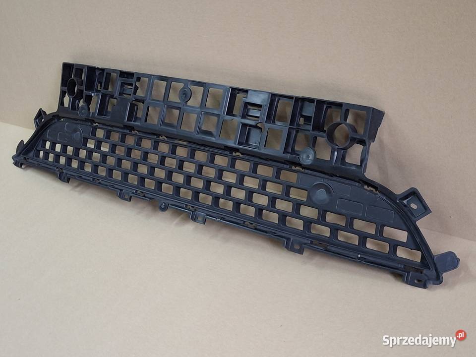 RENAULT MASTER 4 IV KRATKA ZDERZAKA ŚRODKOWA Bieleń