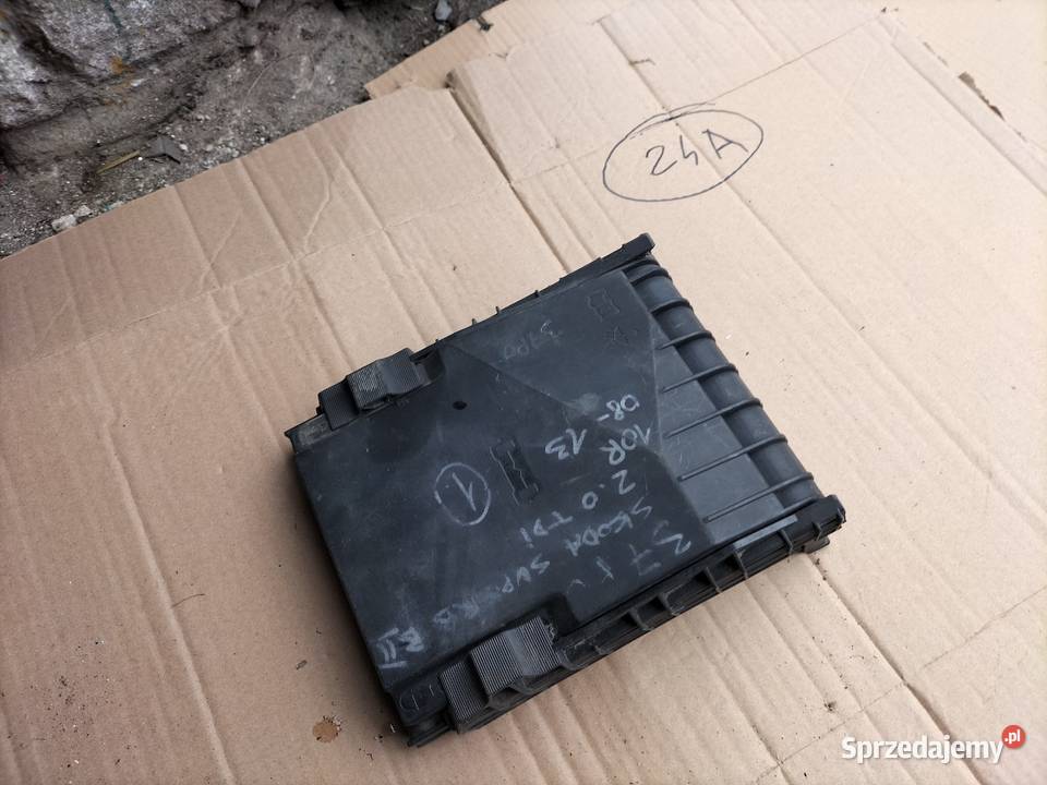 AUDI VW SKODA SEAT 1K0937132F POKRYWA SKRZYNKI osobowe Kamień-Kolonia