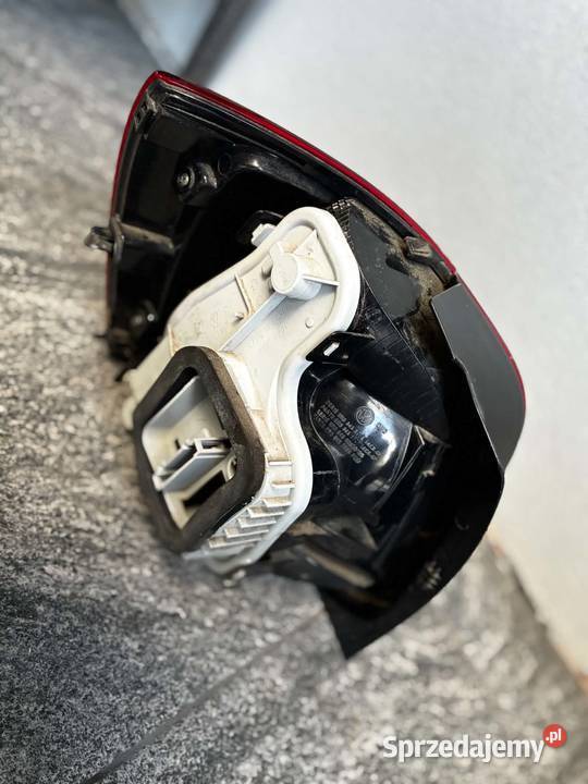 VOLKSWAGEN POLO 6R 20092014 LAMPA TYŁ TYLNA prawe