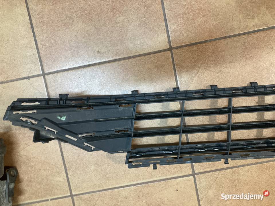 VW GOLF VII LIFT KRATKA ŚRODKOWA ZDERZAKA PRZÓD wielkopolskie