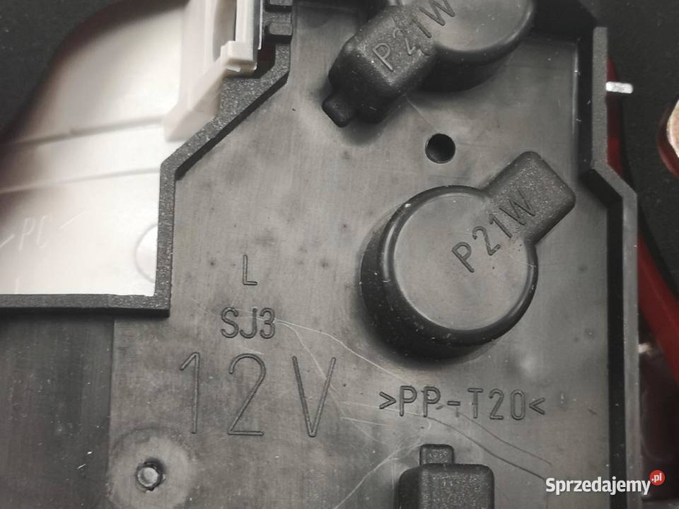 LAMPA LEWY TYŁ AUDI A4 B5 19942001 MAGNETI 18555