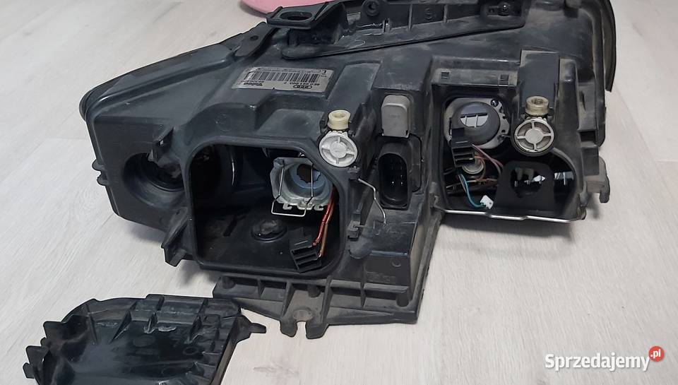 Reflektor Lewy Audi A4 B6 Valeo 8E0 941 003 F
