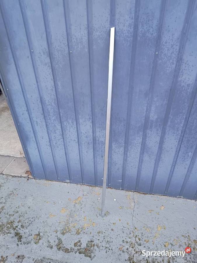 Listwa dolna atrapy stopnia 22822846 Volvo FH sprzedam