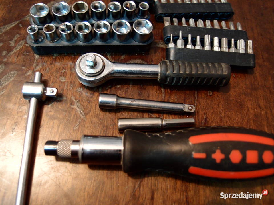 Zestaw kluczy nasadkowych wkrętak wielofunkcyjny łódzkie Łódź sprzedam
