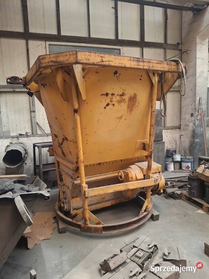 Pojemnik do betonu z dozownikiem łopatkowym Produkcja Radomsko sprzedam
