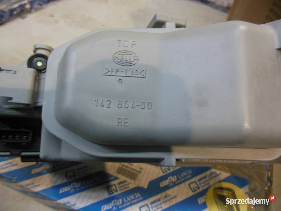 REFLEKTOR LAMPA PRAWY FIAT PUNTO I 176 10930999 dostawcze Lampy przednie Kozy