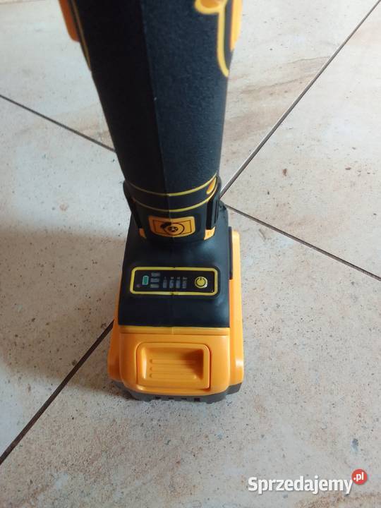 Szlifierka kątowa akumulatorowa Dewalt DCG 405 Góra