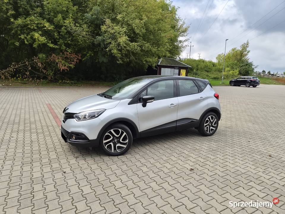 Renault Captur 2016r 09 Benzyna 90 Mały Przebieg Rok produkcji 2016 Puławy sprzedam