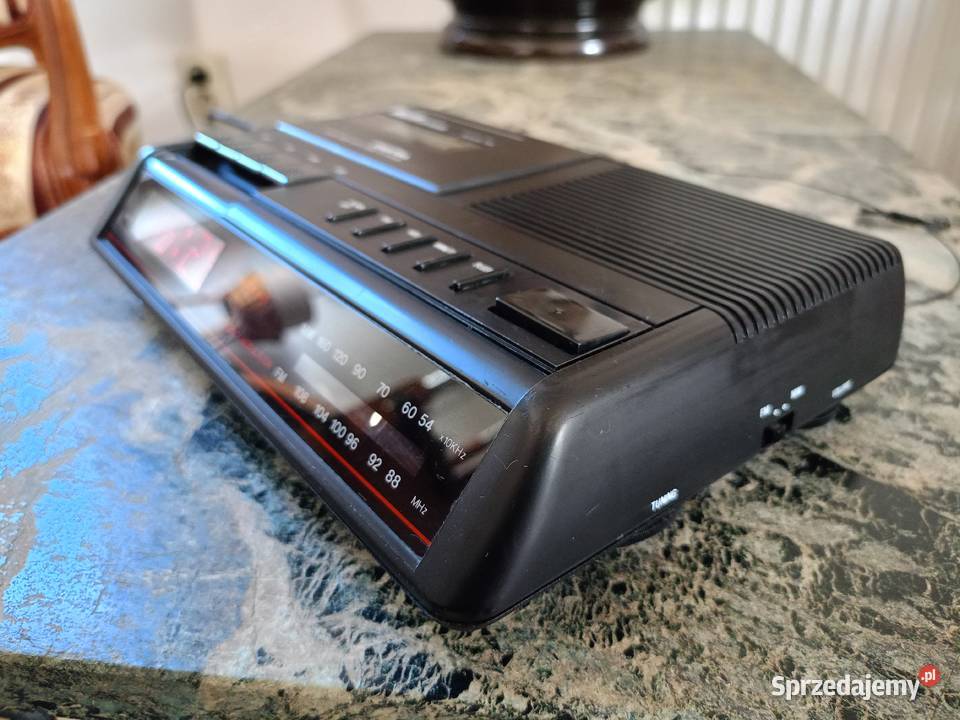 Radio Magnetofon Zegar Budzik Vintage