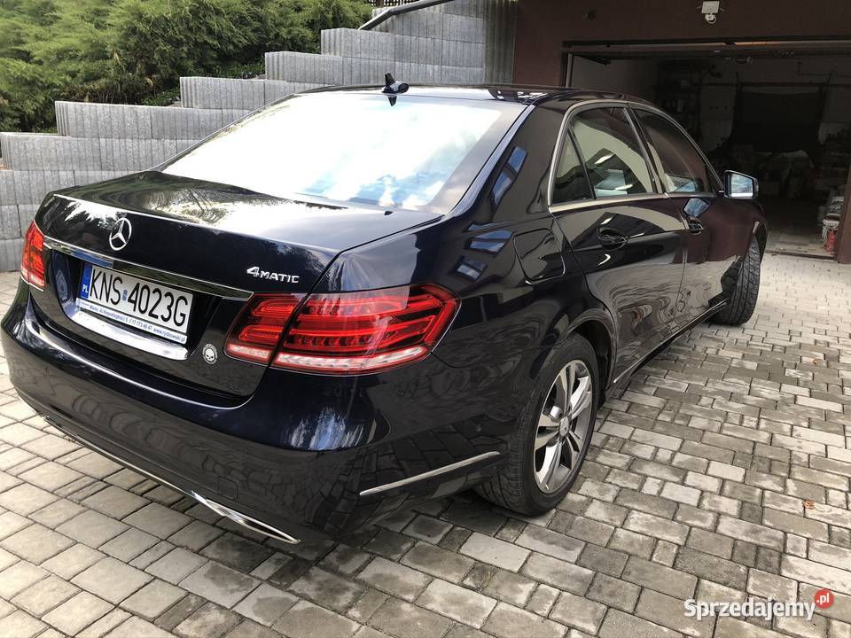 mercedes centralny zamek Stary Sącz